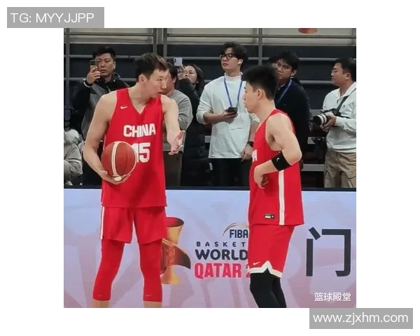 男篮集训早晨气氛轻松张镇麟徐杰亲密互动四名球员因故缺席训练